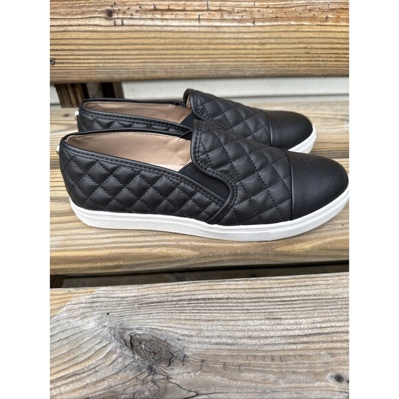 Steve Madden-Women's Zaander Black Quilted slip-on sneakers size 10 - Picture 4 of 5